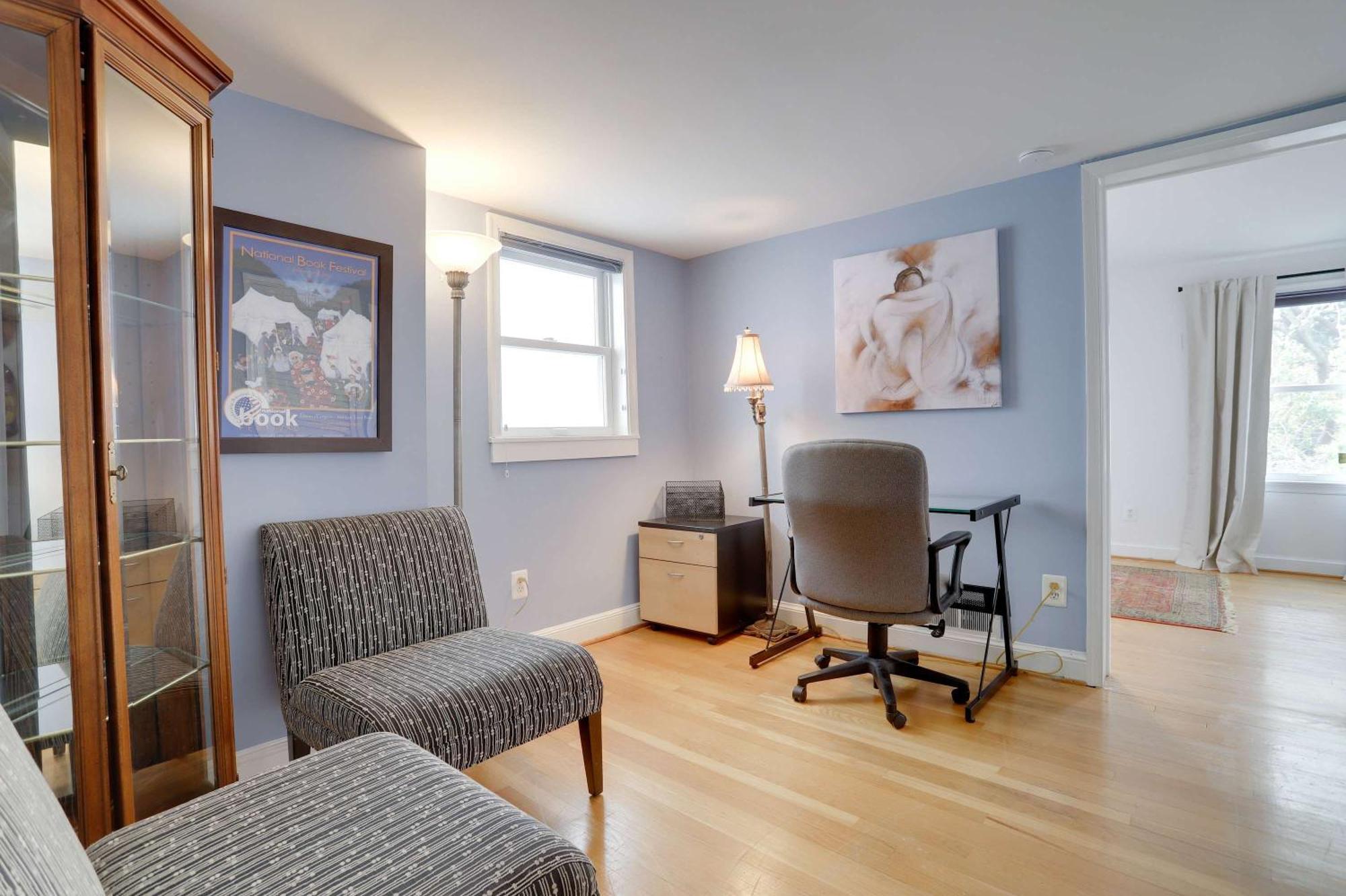 Sojourn Only 8 Blocks To Capitol With Private Patios