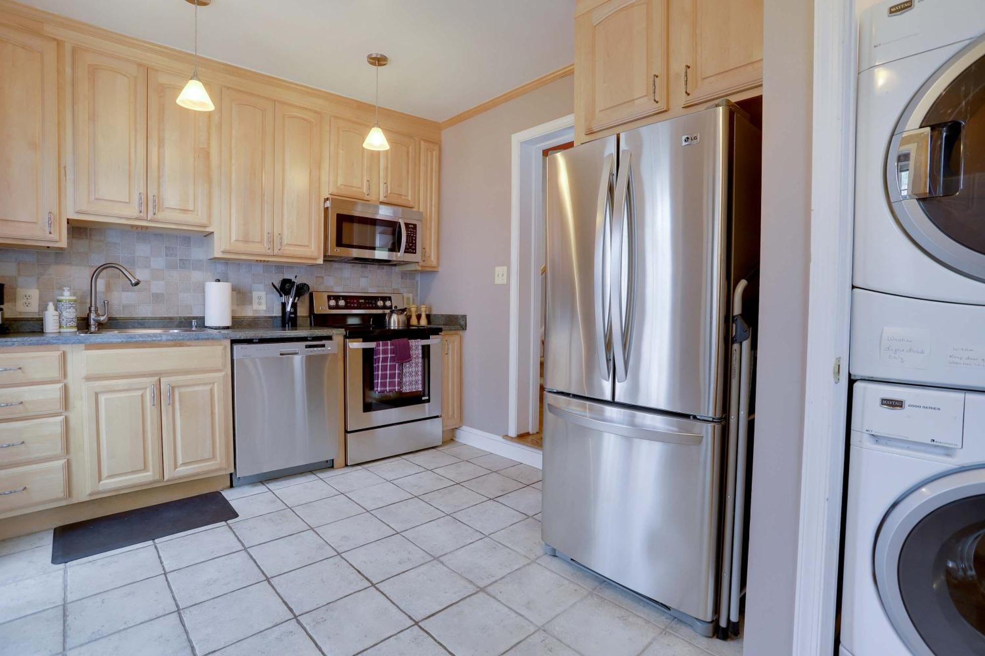 Sojourn Only 8 Blocks To Capitol With Private Patios Holiday home Washington
