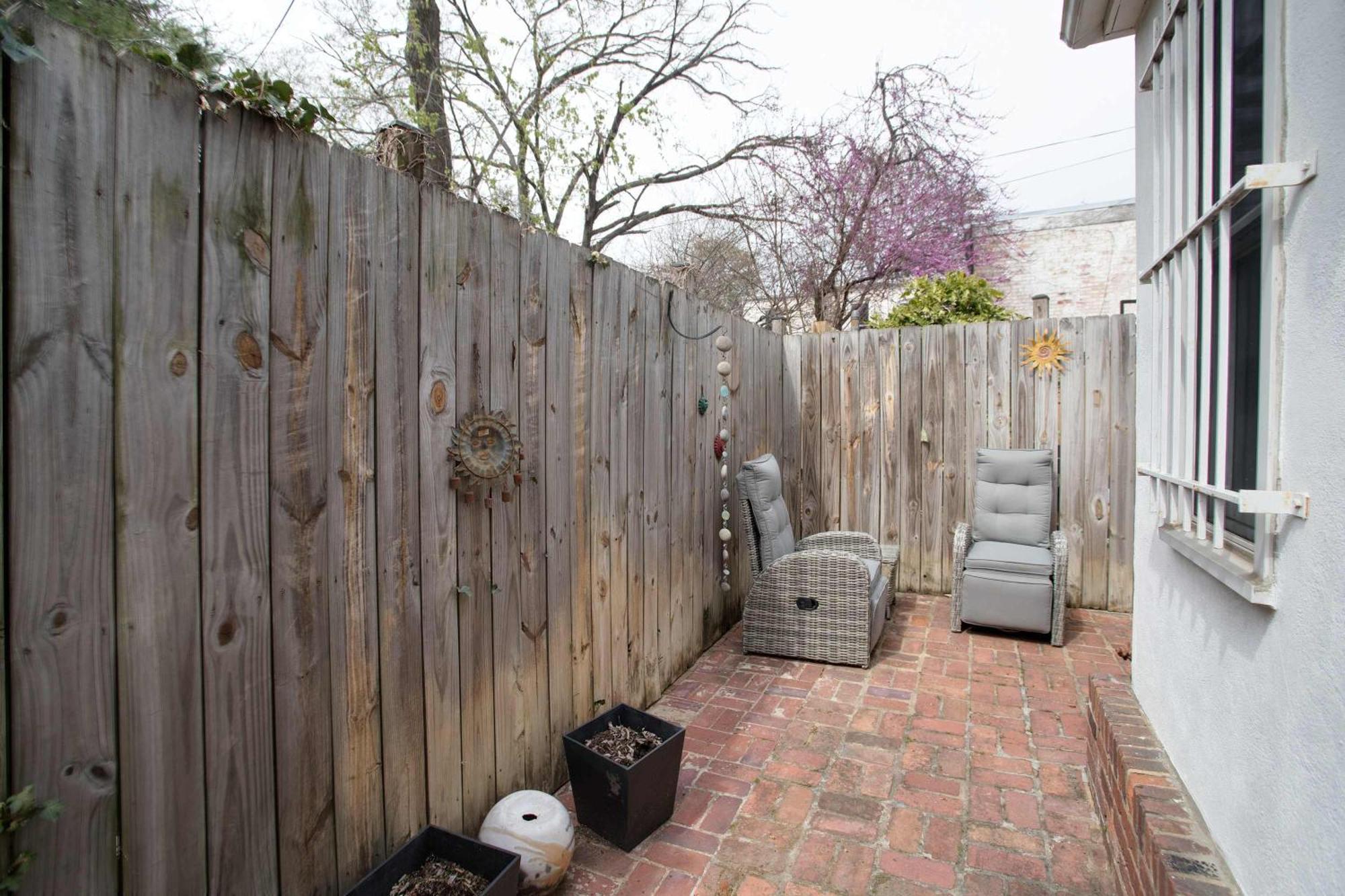 Sojourn Only 8 Blocks To Capitol With Private Patios Washington