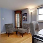Sojourn Only 8 Blocks To Capitol With Private Patios