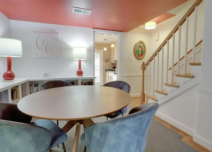 Sojourn Only 8 Blocks To Capitol With Private Patios